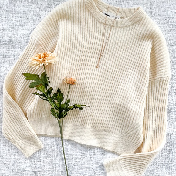 Elodie Sweaters - Elodie ribbed sweater.